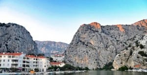 Omis pano